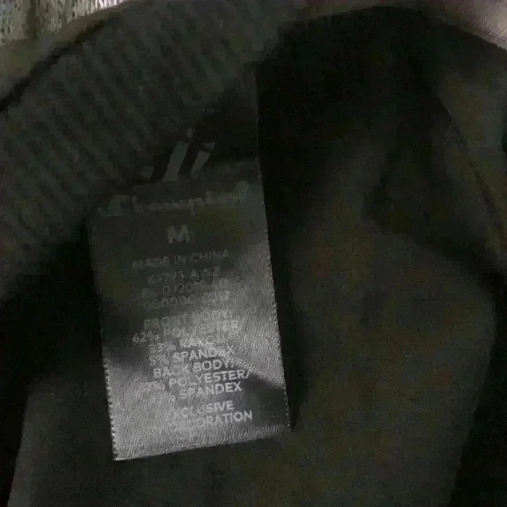 Champion long sleeve top size medium - Picture 12 of 12